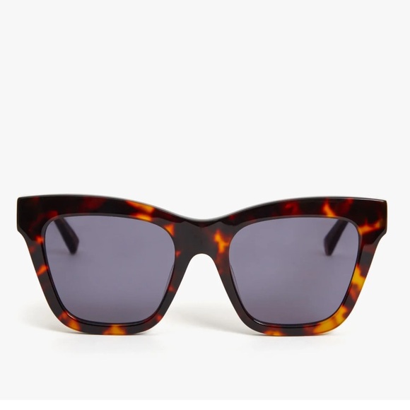 Clare V Accessories - New In Box Clare V Heather Sunglasses in Tortoise
